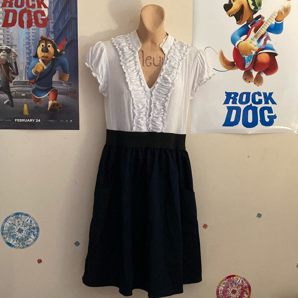 City Triangles Dress With Pockets